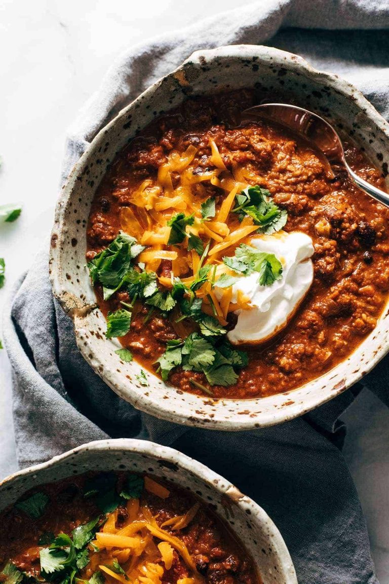 Vegetarian chili in a bowl.