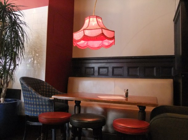 table at the crown and sceptre fitzrovia