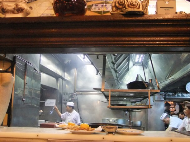 kitchen at los caracoles
