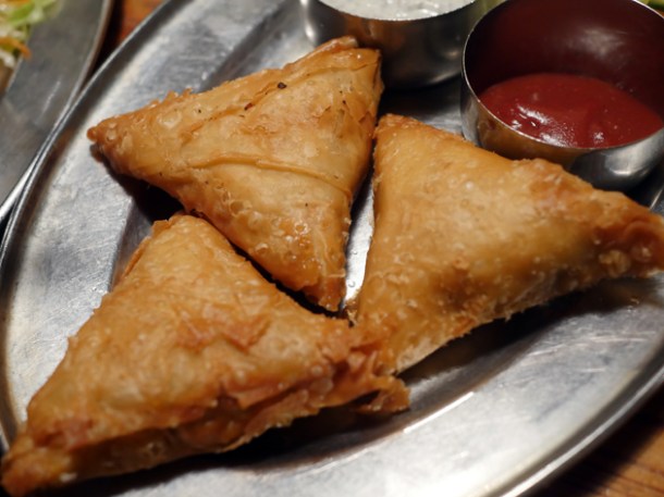 samosas at diwana bhel poori euston