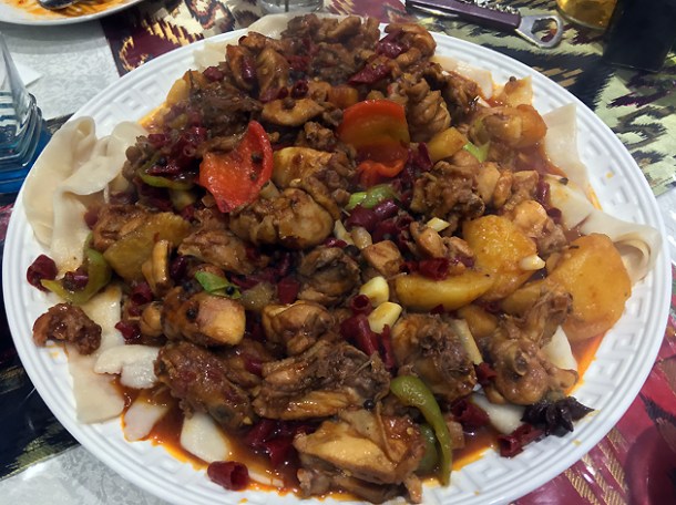 big plate chicken noodles at etles