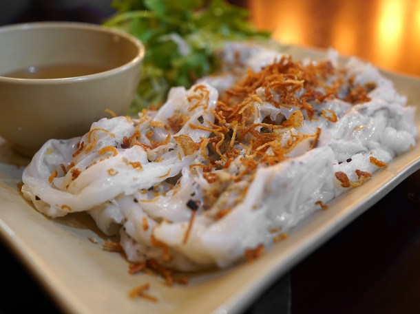 illustrative photo of the banh cuon at Pho Thuy Tay
